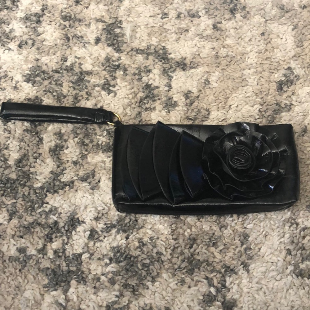 LAST CHANCE ๐น4 for $30๐Big Buddha Black Clutch